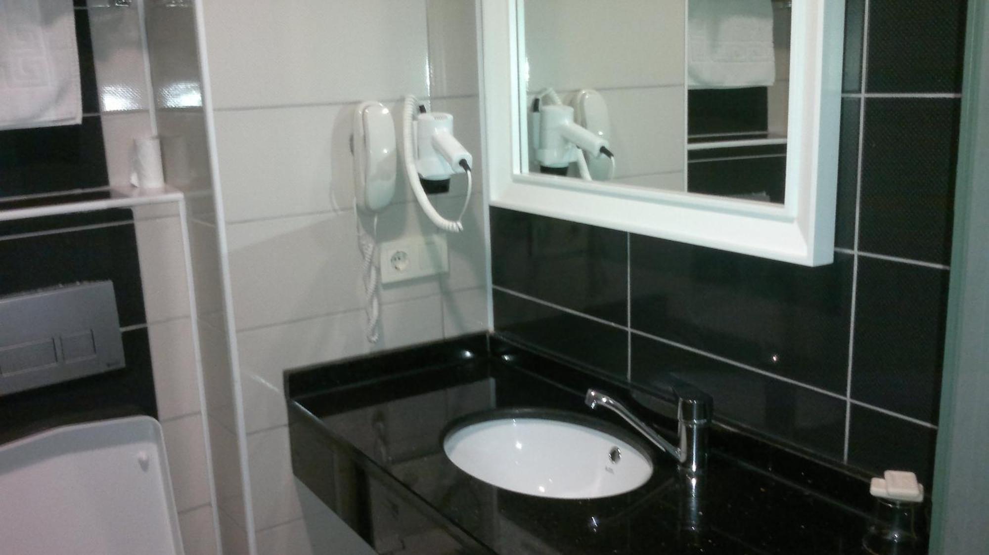 Akşehir Ozpark Hotel מראה חיצוני תמונה