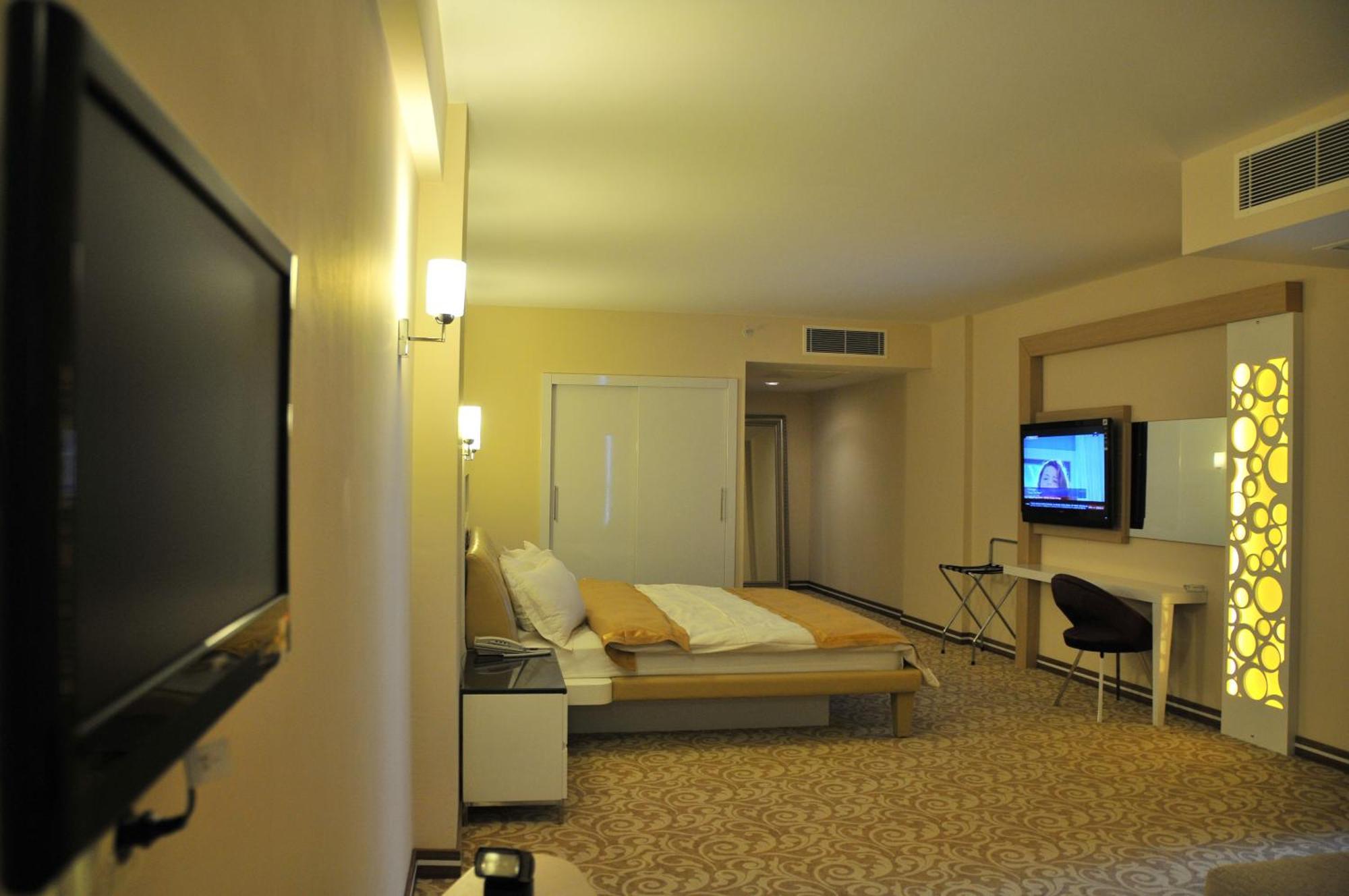 Akşehir Ozpark Hotel מראה חיצוני תמונה