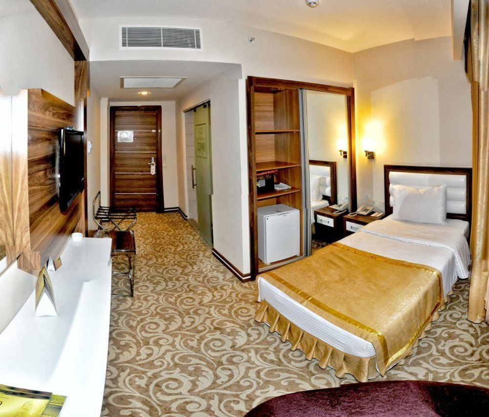 Akşehir Ozpark Hotel מראה חיצוני תמונה
