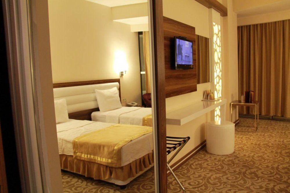 Akşehir Ozpark Hotel מראה חיצוני תמונה