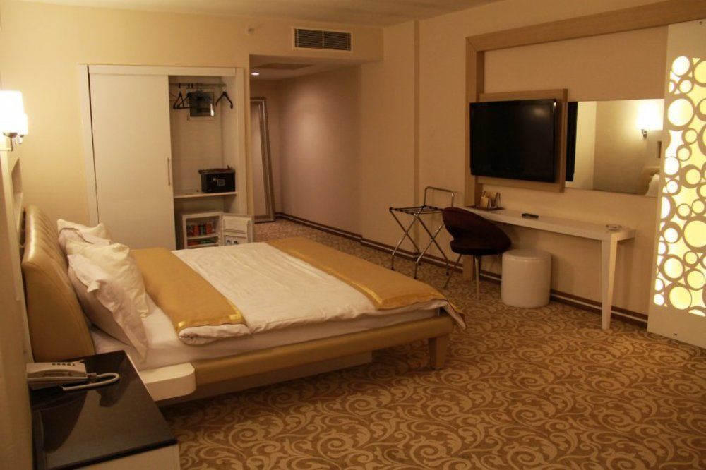 Akşehir Ozpark Hotel מראה חיצוני תמונה