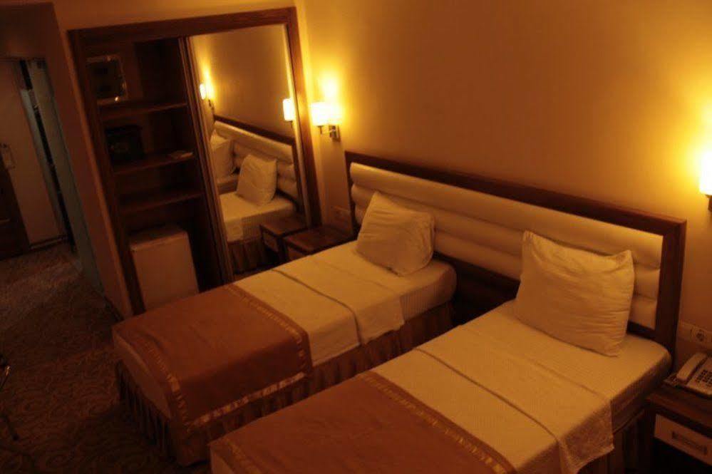 Akşehir Ozpark Hotel מראה חיצוני תמונה