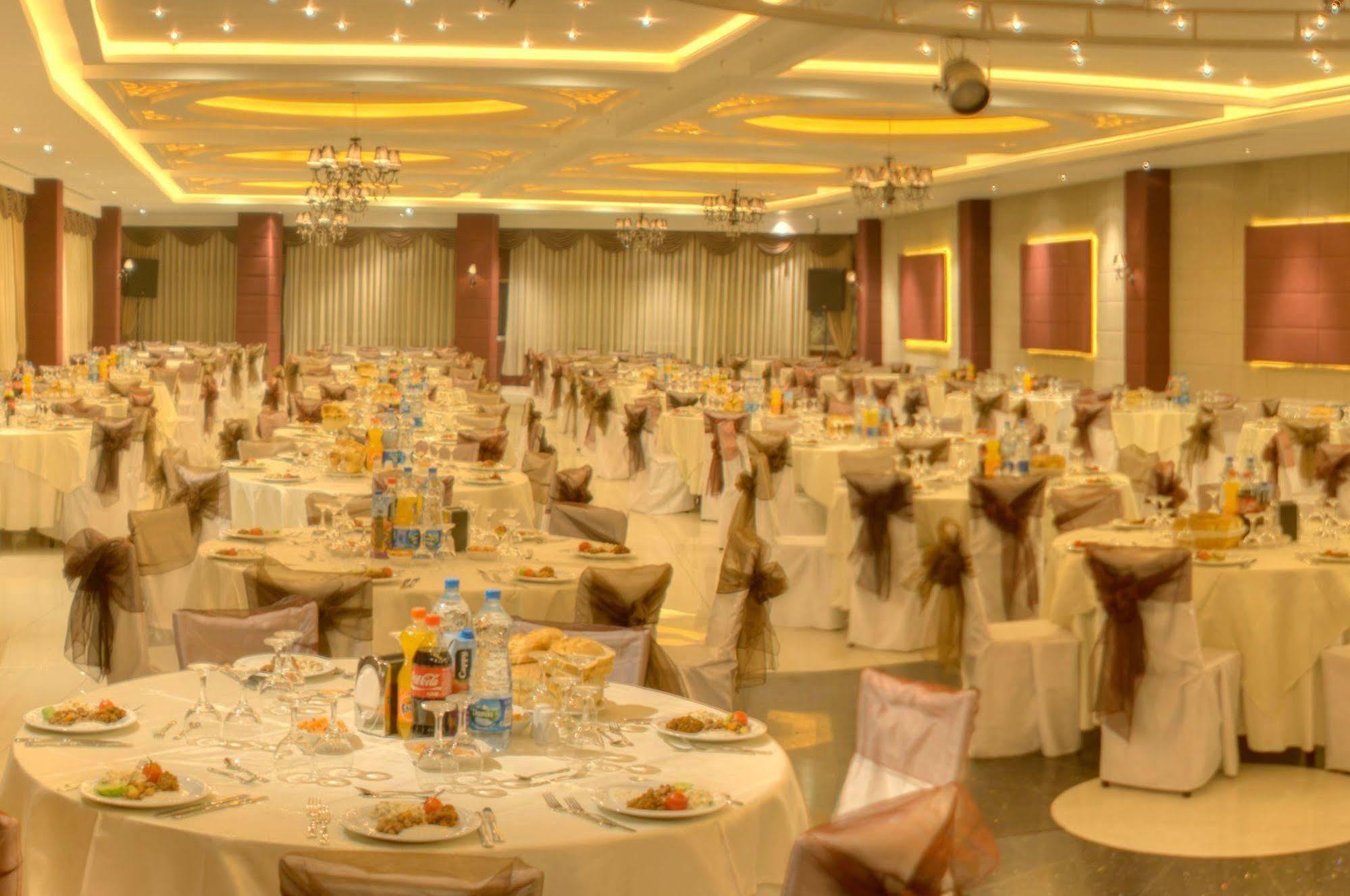 Akşehir Ozpark Hotel מראה חיצוני תמונה